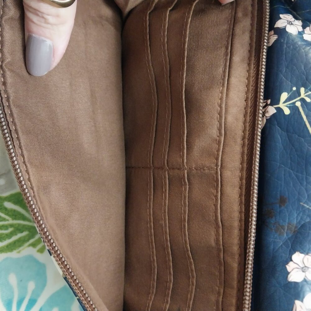 3358 Small Bueno Crossbody in Navy and Brown Print. - Picture 10 of 12